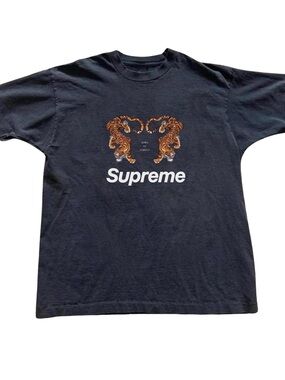 Gildan Black Tiger Graphic Tee - Crewneck Shirt